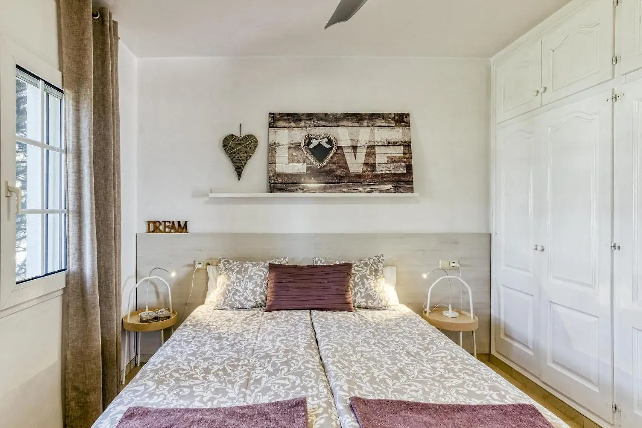 Art- Apartamentos Revilla Tacke A Empuriabrava Espagne
